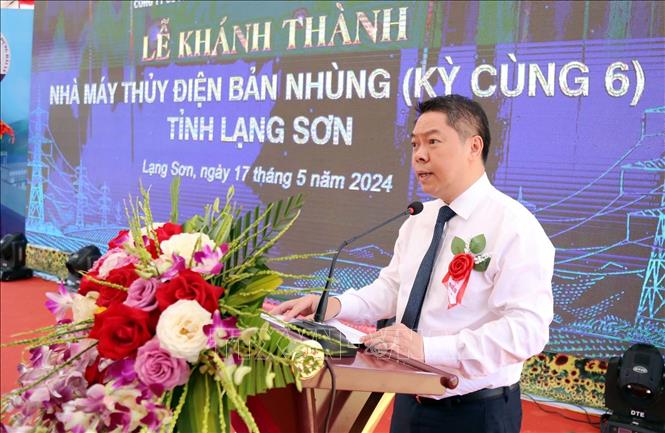 Phó Chủ tịch Ủy ban Nhân dân tỉnh Lạng Sơn Đoàn Thanh Sơn phát biểu tại Lễ khánh thành Nhà máy Thủy điện Bản Nhùng. Ảnh: Anh Tuấn - TTXVN 