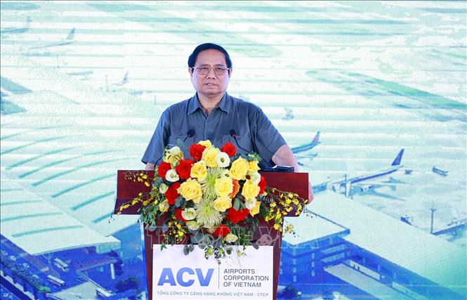 Thủ tướng Phạm Minh Chính phát biểu tại Lễ khởi công Dự án mở rộng Nhà ga hành khách T2 (Nội Bài). Ảnh: Dương Giang-TTXVN
