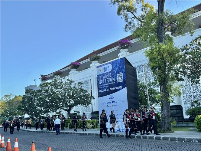 Lực lượng an ninh được tăng cường, đang di chuyển bên trong Trung tâm Hội nghị Quốc tế Nusa Dua, Bali. Ảnh: Đỗ Quyên-Pv TTXVN tại Indonesia