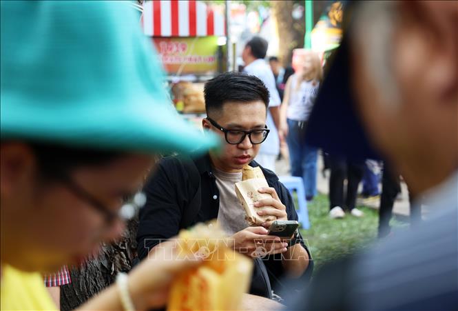 Hình ảnh bắt mắt trong Lễ hội bánh mì Việt Nam lần thứ 2 năm 2024. Ảnh: Hồng Đạt - TTXVN
