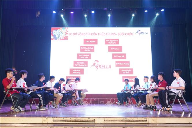Các đội tham gia phần thi kiến thức chung. Ảnh: Thanh Tùng - TTXVN