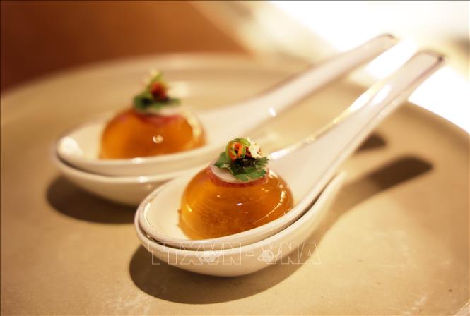 Molecular pho - a special dish at Pot Au Pho restaurant. VNA Photo: Hồng Đạt