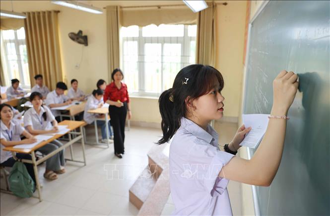 Ngay từ đầu học kỳ 2, các trường học trên địa bàn huyện Mê Linh đã triển khai kế hoạch kiểm tra khảo sát, đánh giá và ôn tập phù hợp cho học sinh. Ảnh: Thanh Tùng - TTXVN
