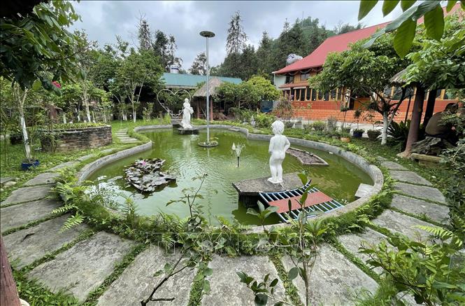 Homestay Huấn Thanh tại xã Na Hối, huyện Bắc Hà được đầu tư bài bản, sẵn sàng đón khách du lịch trong nước và quốc tế đến nghỉ dưỡng. Ảnh: Quốc Khánh - TTXVN