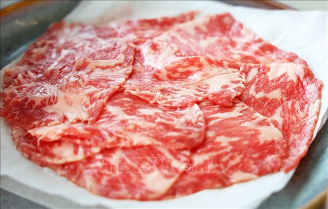 Thịt bò Wagyu hảo hạng của Úc cho món “Phở chọc trời”.
Ảnh: Hồng Đạt - TTXVN
