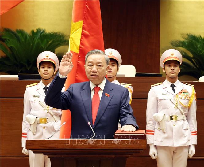 President To lam takes his oath in Hanoi on May 22. VNA Photo