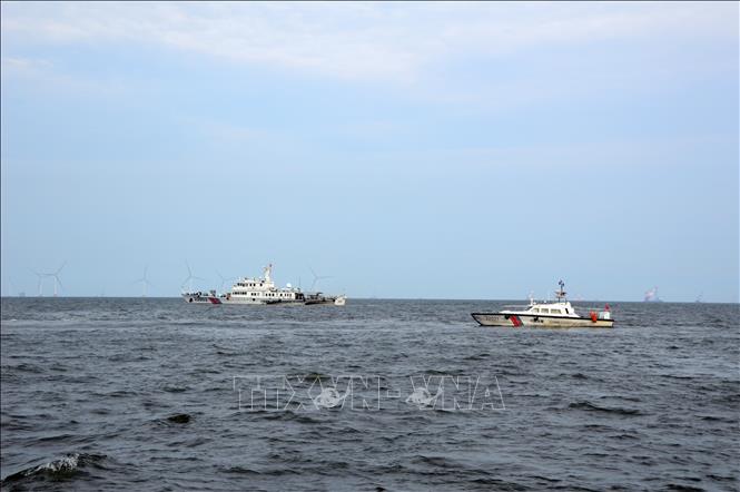 The ship of the Chinese coast guards during the joint patrol. VNA/Photo by courtesy
