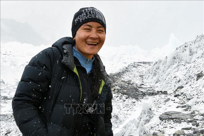 (Tư liệu) Nhà leo núi Phunjo Lama tại trại dừng chân trên núi Everest ở Solukhumbu, Nepal, ngày 24/4/2018. Ảnh: AFP/TTXVN