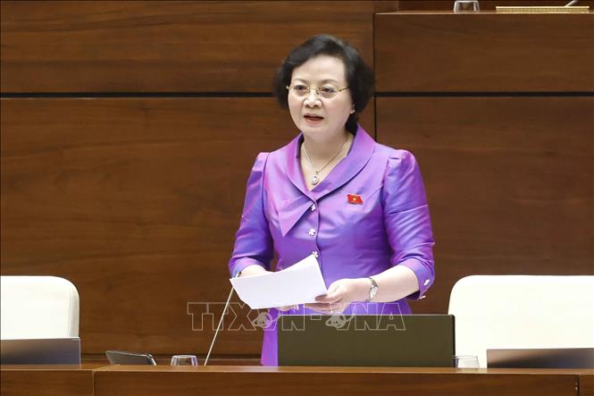 Bộ trưởng Bộ Nội vụ Phạm Thị Thanh Trà giải trình, làm rõ một số vấn đề đại biểu Quốc hội nêu. Ảnh Doãn Tấn - TTXVN