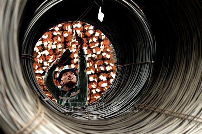 Production at the Hoa Phat Dung Quat Iron and Steel Production Complex in the central province of Quang Ngai. VNA Photo: Tuấn Anh