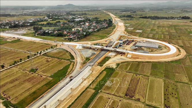 Điểm đầu của Dự án thành phần đoạn Bãi Vọt - Hàm Nghi đoạn qua tỉnh Hà Tĩnh được kết nối với cao tốc Diễn Châu - Bãi Vọt thuộc xã Thanh Bình, huyện Đức Thọ. Ảnh: Vũ Sinh - TTXVN