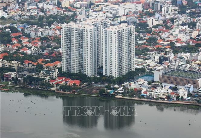 Khu căn hộ chung cư bên sông Sài Gòn thuộc phường Thảo Điền, thành phố Thủ Đức. Ảnh: Hồng Đạt - TTXVN
