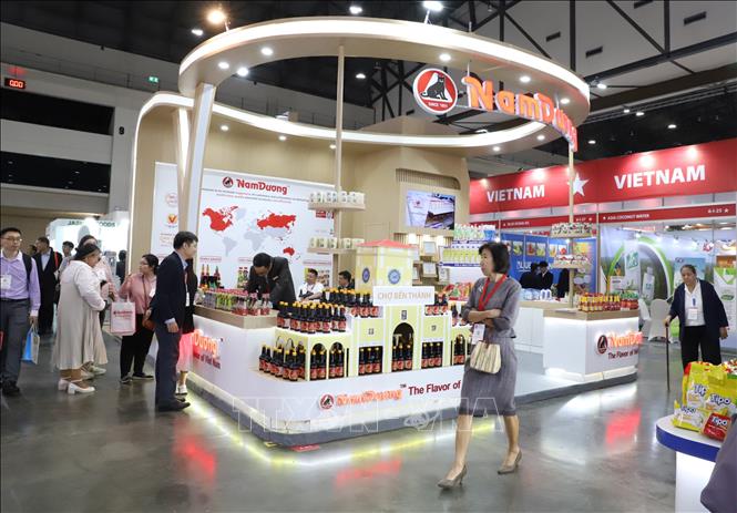 Gian hàng các sản phẩm nước chấm Nam Dương của Việt Nam tại Hội chợ Thaifex-Anuga Asia 2024. Ảnh: Đỗ Sinh – PV TTXVN tại Thái Lan
