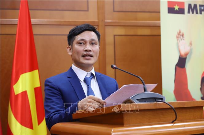 Phan Xuan Thuy, deputy head of the Communist Party of Vietnam (CPV) Central Committee’s Commission for Information and Education, speaks at the seminar. VNA Photo: Hồng Minh