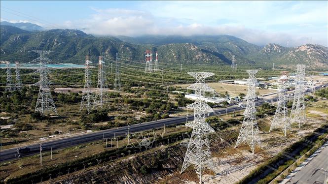 Renewable energy projects in the south-central coastal province of Binh Thuan are connected to the national grid. VNA Photo: Huy Hùng. VNA Photo: Huy Hùng