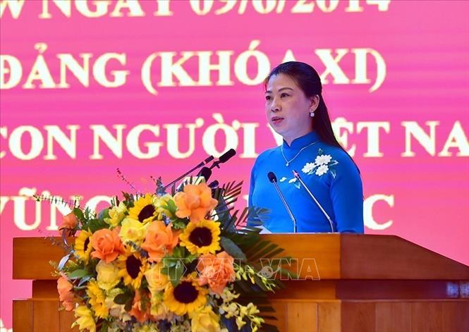 Phó Bí thư Thường trực Tỉnh ủy, Chủ tịch HĐND tỉnh Tuyên Quang Lê Thị Kim Dung phát biểu tại Hội nghị. Ảnh: Quang Cường – TTXVN.