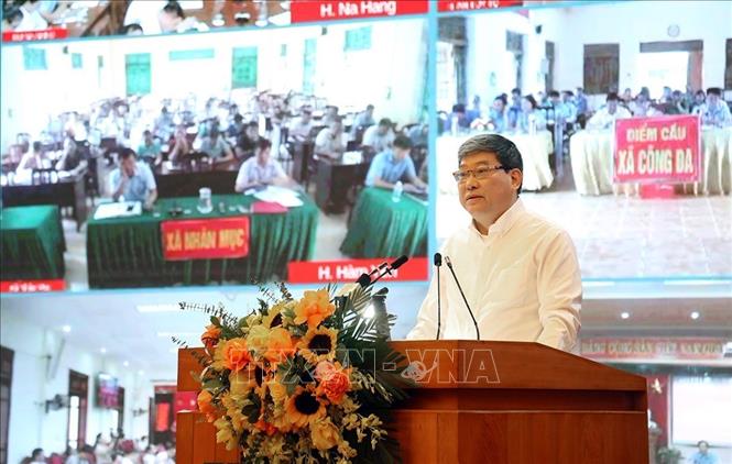 PGS.TS Nguyễn Duy Bắc, Phó Giám đốc Thường trực Học viện Chính trị Quốc gia Hồ Chí Minh, báo cáo chuyên đề tại Hội nghị. Ảnh: Quang Cường – TTXVN.