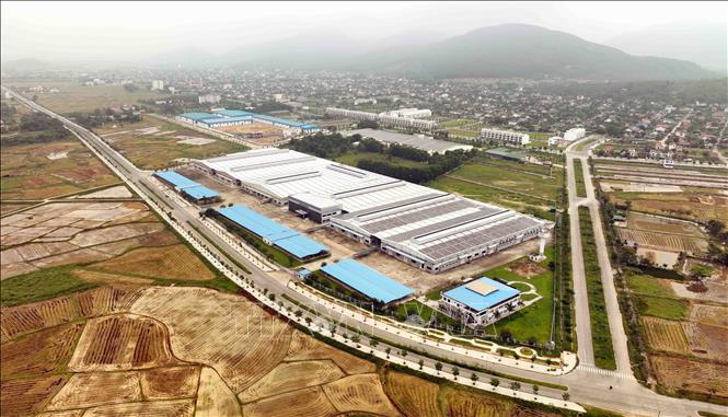 Cụm Công nghiệp Hồng Lĩnh ở thị xã Hồng lĩnh đã thu hút đầu tư đạt khoảng 90%. Ảnh: Vũ Sinh - TTXVN