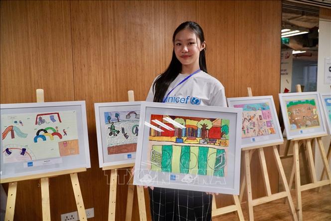 The event showcases the creativity of Vietnamese children with over 8,000 artworks submitted to UNICEF on the theme of dream playgrounds, with 31 chosen for presentation at the event. VNA Photo