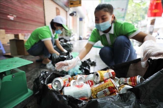 Thu đổi rác tái chế lấy quà tặng là một trong những hoạt động nằm trong dự án 