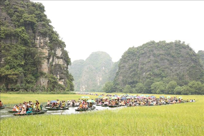 Chương trình thu hút hàng nghìn du khách thập phương. Ảnh: Đức Phương - TTXVN