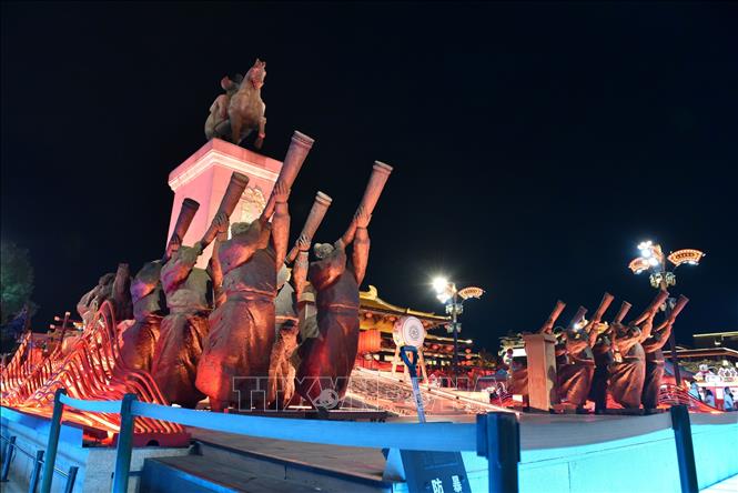 Lấy văn hóa “thời Đường” làm tuyến chính, “Đại Đường bất dạ thành” đi sâu khai thác những nét đặc trưng của di sản văn hóa thời nhà Đường thịnh vượng. Ảnh: Thành Dương - Phóng viên TTXVN tại Trung Quốc