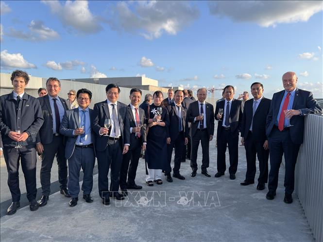 Hội đồng vùng Nouvelle Aquitaine tổ chức Lễ kỷ niệm 20 năm hợp tác với tỉnh Lào Cai, với sự hiện diện của đông đảo lãnh đạo vùng, các đối tác hợp tác với tỉnh Lào Cai và Đại sứ quán Việt Nam tại Pháp. Ảnh: TTXVN phát