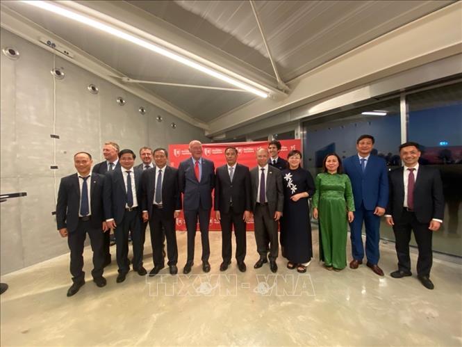 Hội đồng vùng Nouvelle Aquitaine  tổ chức Lễ kỷ niệm 20 năm hợp tác với tỉnh Lào Cai, với sự hiện diện của đông đảo lãnh đạo vùng, các đối tác hợp tác với tỉnh Lào Cai và Đại sứ quán Việt Nam tại Pháp. Ảnh: TTXVN phát