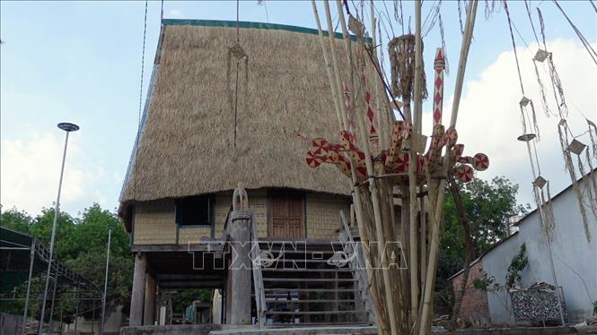 Nhà rông truyền thống của người Rơ Măm tại xã Mô Rai (huyện Sa Thầy, tỉnh Kon Tum) được người dân khôi phục, bảo tồn. Ảnh: Khoa Chương - TTXVN