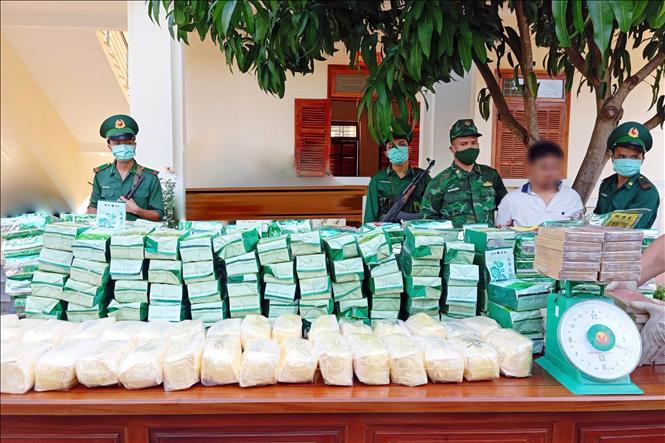 Số ma túy bị bắt giữ được vận chuyển từ Lào về Việt Nam. Ảnh Trần Tĩnh - TTXVN