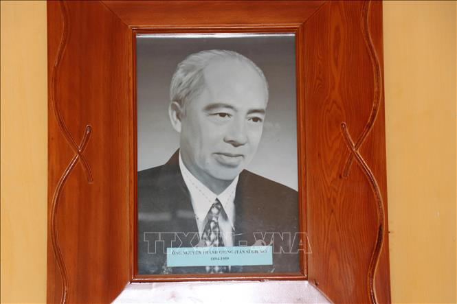 Chân dung Tiến sỹ Nguyễn Thành Giung, chủ nhân ngôi biệt thự cổ. Ảnh: Minh Hưng - TTXVN
