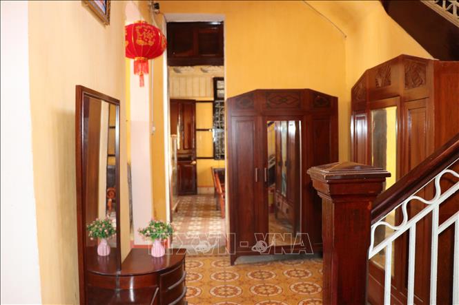 Các đồ nội thất xưa vẫn được lưu giữ tại gian chính của biệt thự Nguyễn Thành Giung tại phường 4, thành phố Sa Đéc (Đồng Tháp). Ảnh: Minh Hưng - TTXVN