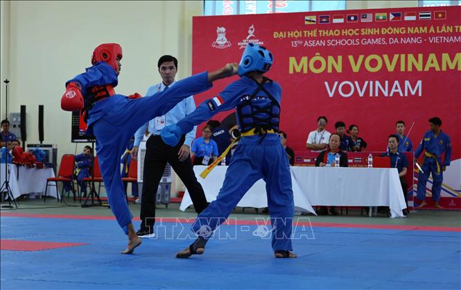 Vovinam artists compete in weight categories ranging from 48kg to 60kg for men and from 45kg to 57kg for women. VNA Photo