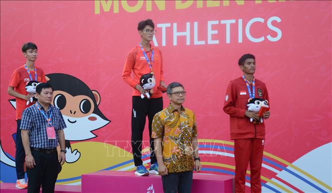  Vận động viên Nguyễn Lê Hoàng Vũ đoạt Huy chương Vàng ở nội dung chạy 3.000m nam. Ảnh: Văn Dũng-TTXVN