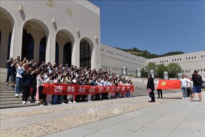 Diên An ngày nay được biết đến như một điểm sáng về “du lịch đỏ” thu hút đông đảo du khách trong và ngoài Trung Quốc. Ảnh: Thành Dương - Phóng viên TTXVN tại Trung Quốc