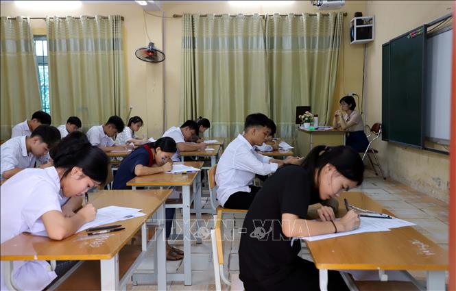 Hơn 17.000 thí sinh của tỉnh Hưng Yên dự thi Kỳ thi tuyển sinh vào lớp 10 THPT năm học 2024-2025. Ảnh: TTXVN phát