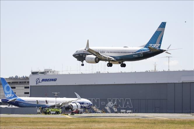 Máy bay 737 MAX của Boeing hạ cánh sau khi thực hiện chuyến bay kiểm tra tại nhà máy ở Seattle, Washington, Mỹ. Ảnh: AFP/TTXVN