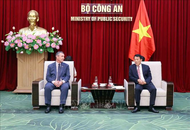 Thượng tướng Lương Tam Quang, Thứ trưởng Bộ Công an tiếp Giám đốc Cơ quan An ninh vận tải, Bộ An ninh nội địa Mỹ David Pekoske. Ảnh: Phạm Kiên - TTXVN