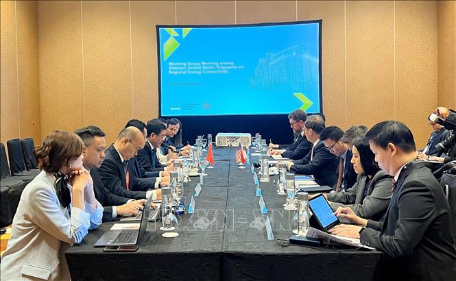 Thành lập Nhóm công tác 3 bên giữa Việt Nam, Singapore và Mỹ tại cuộc họp 3 bên liên quan việc xuất khẩu điện ra nước ngoài. Ảnh: Tất Đạt - PV TTXVN tại Singapore