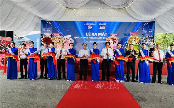 Chính thức ra mắt địa điểm làm thủ tục hải quan Cảng Thạnh Phước, tỉnh Bình Dương. Ảnh: Huyền Trang - TTXVN