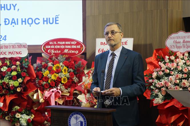 Ngài Olivier Brochet, Đại sứ đặc mệnh toàn quyền Cộng hòa Pháp tại Việt Nam phát biểu tại buổi lễ. Ảnh: Tường Vi - TTXVN