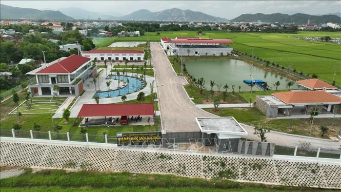 Nhà máy nước sạch Quy Nhơn có công suất 30.000 m3/ngày.đêm ở giai đoạn 1. Ảnh: Sỹ Thắng - TTXVN
