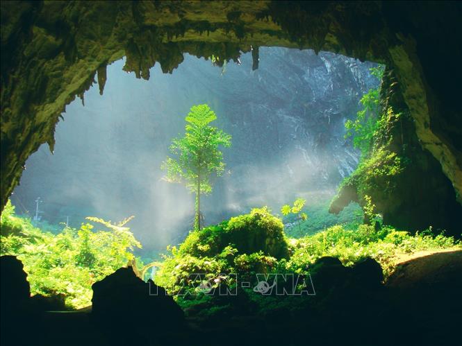 Nằm ở phía Tây thôn Pha Nguyệt, xã Giáp triện, huyện Ba Mã, thành phố Hà Trì, Quảng Tây, động Bách Ma là hang động đá vôi hùng vĩ và đồ sộ nhất Trung Quốc. Ảnh TTXVN phát