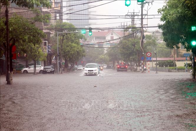 Một góc đường Trần Phú, thành phố Thái Bình bị “biến thành sông