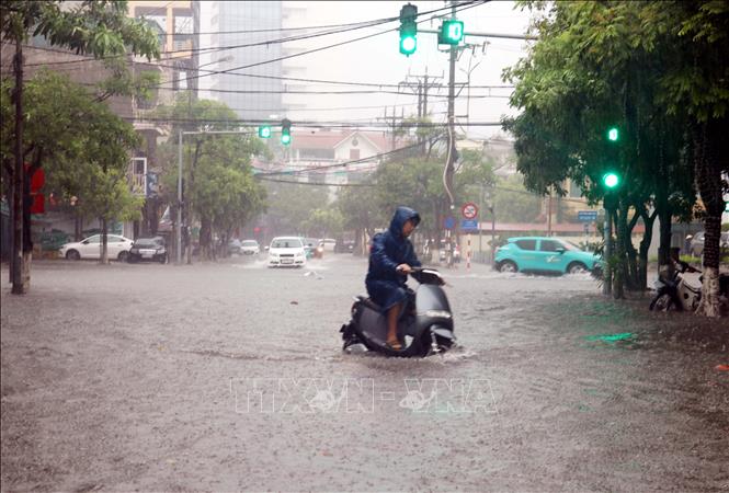 Một góc đường Trần Phú, thành phố Thái Bình bị 