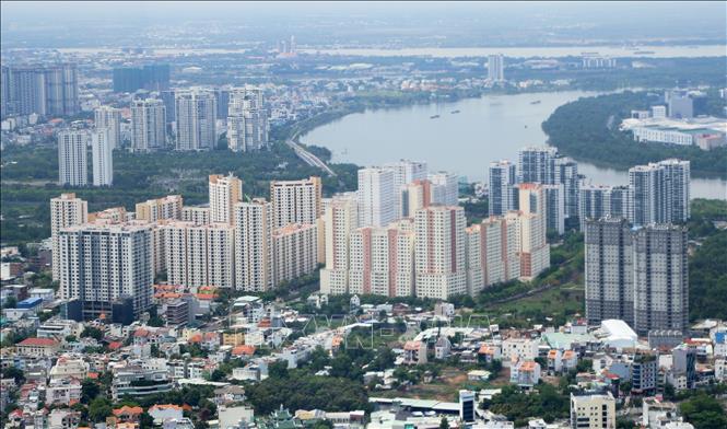 Các tòa chung cư thuộc phân khúc bình dân, trung cấp ở thành phố Thủ Đức, Thành phố Hồ Chí Minh. Ảnh: Hồng Đạt - TTXVN
