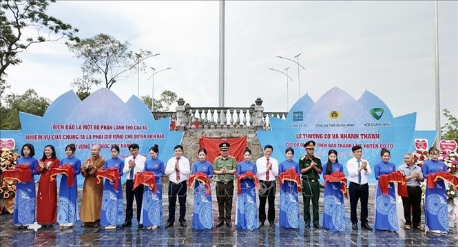 Nghi lễ cắt băng khánh thành. Ảnh: TTXVN phát