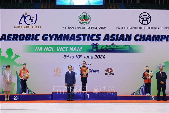 Vietnamese gymnast wins gold medal in the Junior individual women. VNA Photo: Hoàng Hiếu