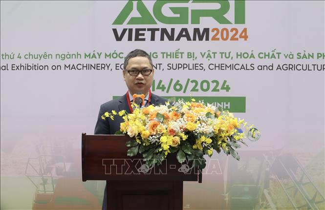 Ông Nguyễn Bá Vinh, Giám đốc Công ty Quảng cáo và Triển lãm Minh Vi phát biểu khai mạc Triển lãm Agri Vietnam 2024. Ảnh: Xuân Anh - TTXVN