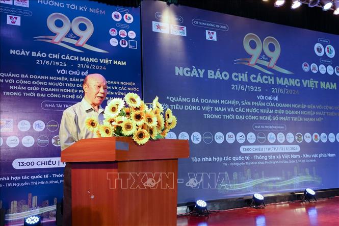 Giáo sư, Tiến sĩ, Nhà báo Trần Luân Kim, Viện trưởng Viện Phát triển Khoa học Công nghệ Sài Gòn phát biểu tại sự kiện. Ảnh: Mỹ Phương - TTXVN
